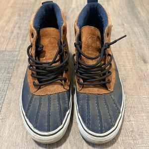 Mens Size 8 Vans boots